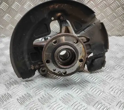 Volvo V70 Front wheel hub 31201285