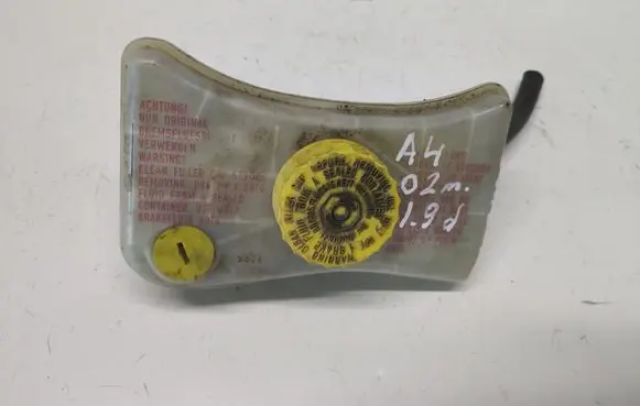 Audi A4 S4 B5 8D Brake fluid reservoir 8E0611301E