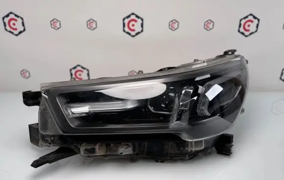 Toyota Hilux VIII Headlight/headlamp NULL