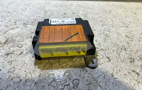 Nissan Qashqai Airbag control unit/module 988204EH0C 627260200 AE4EH1710502A6
