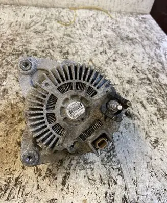 Renault Kadjar Generator/alternator 231009096r