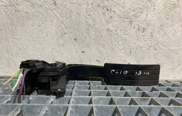 Renault Clio IV Accelerator throttle pedal 180029347R