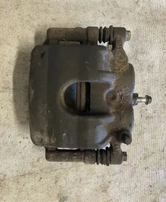 Nissan Navara D23 Front brake caliper