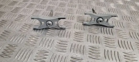 Volkswagen Golf VII Fuel Injector clamp holder 