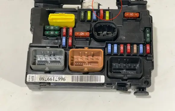 Peugeot 207 BSM Control unit 9667199780