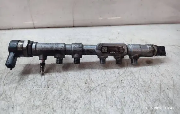 Jaguar XE Fuel main line pipe G4D39D280AA 0445214332