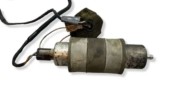 BMW X5 E53 Fuel injection high pressure pump 7165590