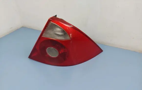 Ford Mondeo Mk III Rear/tail lights 1S7113404A 3S7113404A