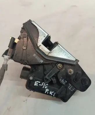BMW 3 E46 Front door lock FTL241