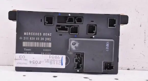 Mercedes-Benz E W211 Door control unit/module 2118200326