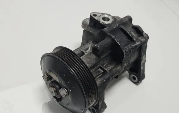 BMW X5 E70 Power steering pump 6796458 LH2113649