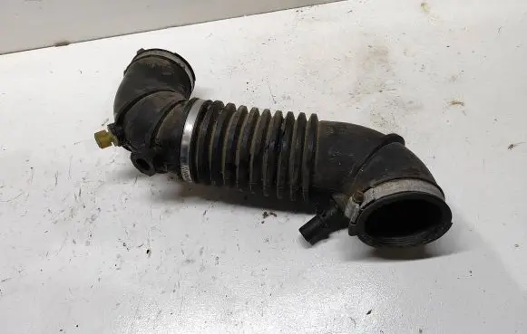 Volvo S40, V40 Air intake hose/pipe 30613584 5V053S0CAT