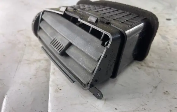 Hyundai Matrix Dash center air vent grill 9742217000