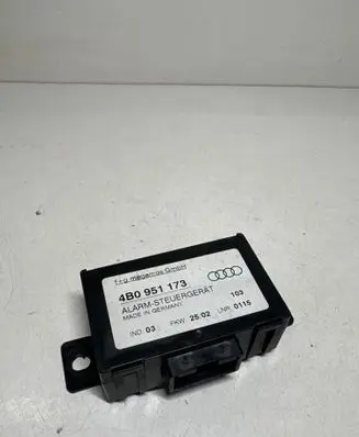 Audi A6 S6 C5 4B Alarm control unit/module 4B0951173