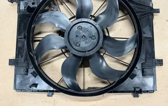 Mercedes-Benz E W213 Electric radiator cooling fan A0999061000 0130708401