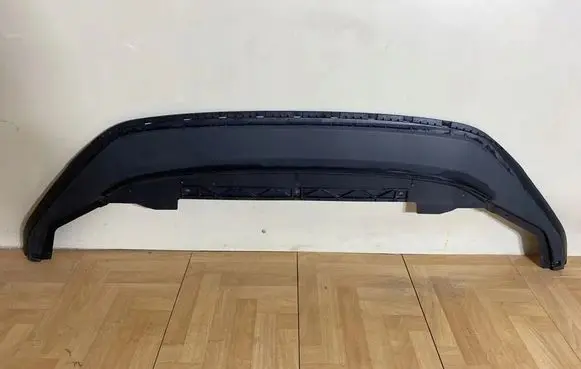 Front bumper lip