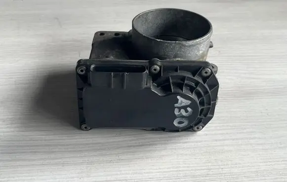 Volvo V70 Throttle valve 30711551