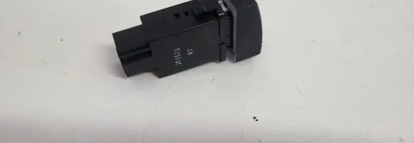 Hyundai Terracan Seat heating switch 864W02970