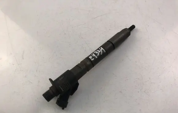 Volvo V40 Fuel injector 31303238