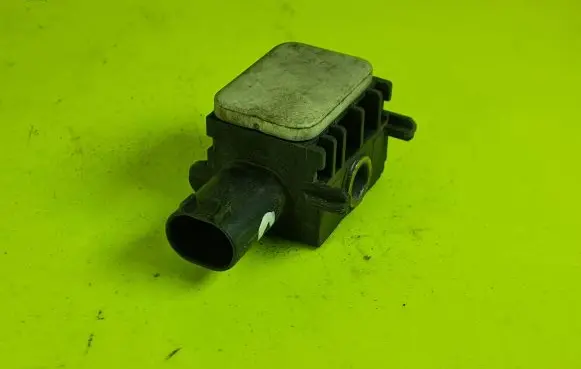 Mercedes-Benz ML W164 Airbag deployment crash/impact sensor 0038202926 402461 100306