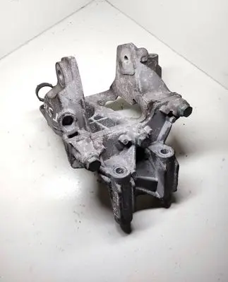 Volkswagen Transporter - Caravelle T5 Engine mounting bracket 070199343B