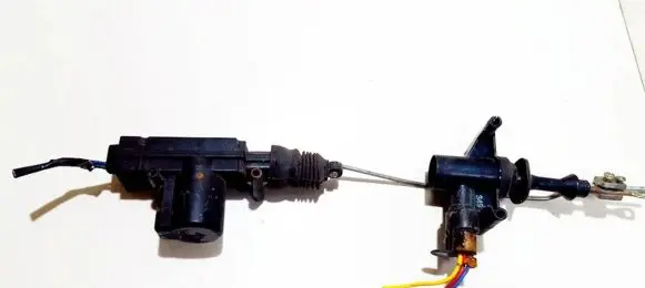 Mercedes-Benz 190 W201 Central locking motor 932037992 93203799.2