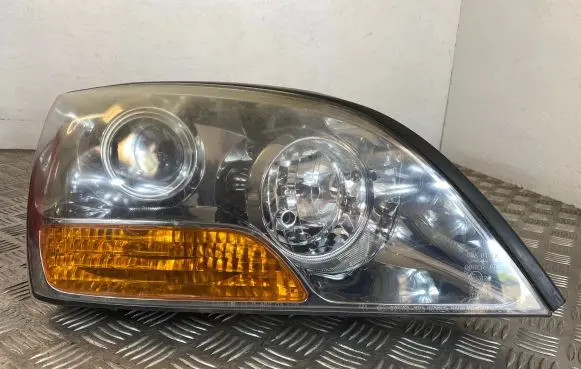 KIA Sorento Headlight/headlamp 921023E5