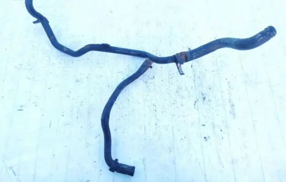 Volkswagen Golf III Engine coolant pipe/hose 1h0819373