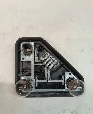 BMW 5 E39 Tail light bulb cover holder 8371325