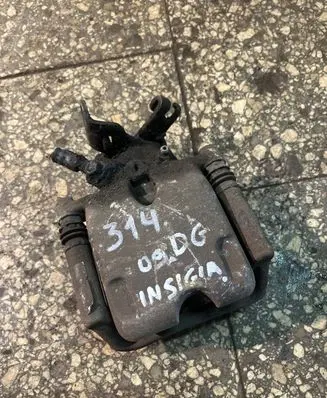 Opel Insignia A Rear brake caliper