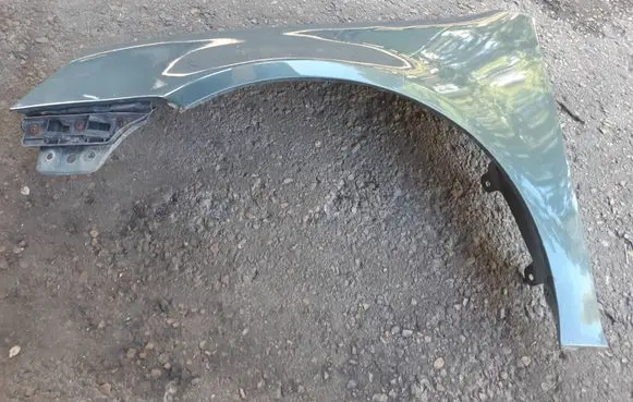 Volkswagen Golf V Fender 1k0183