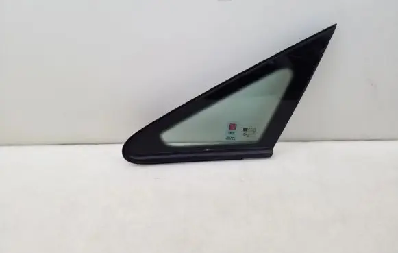 Opel Zafira B Front triangle window/glass 13123920