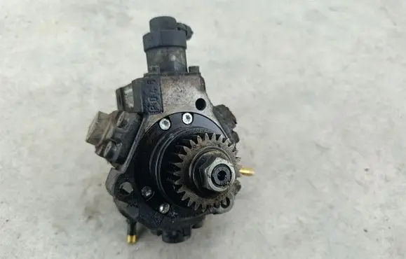 Opel Movano B Fuel injection high pressure pump 