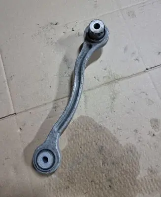 Mercedes-Benz C W204 Rear upper control arm/wishbone NOCODE