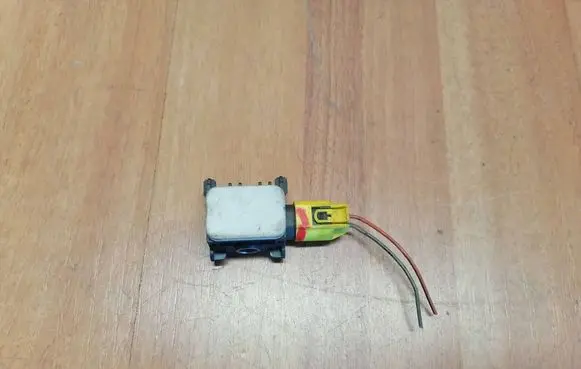 Mercedes-Benz R W251 Airbag deployment crash/impact sensor 0038202826 A0038202826