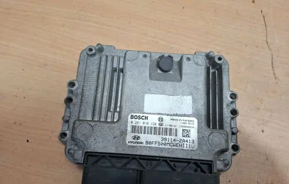 Hyundai i30 Engine control unit/module 391142A413