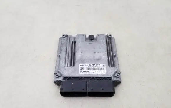Volkswagen PASSAT B8 Engine control unit/module 04L907309M