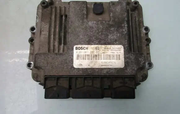 Nissan Primera Engine control unit/module ECU 0281011237 8200305678