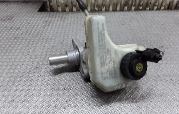 Volkswagen PASSAT B6 Master brake cylinder 3C1611301