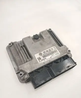 Volkswagen Touran II Engine control unit/module 03C906027DA 03C907309G 0261S06720