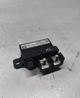 Mercedes-Benz ML W166 Charging relay A0009822023