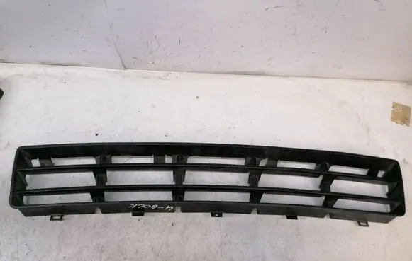 Volkswagen Golf IV Front bumper lower grill 1J0853677