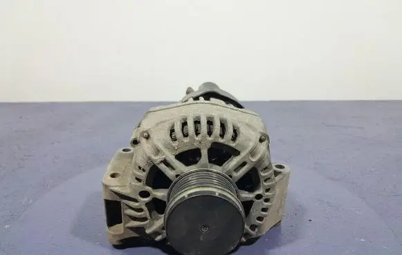 Opel Corsa C Generator/alternator 13117279