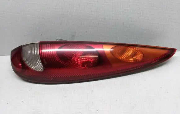 Nissan Almera Tino Rear/tail lights