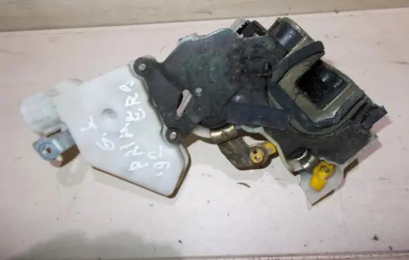 Nissan Altima Rear door lock 8255379902