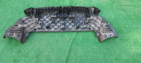 Peugeot 5008 Front bumper skid plate/under tray 9686646580