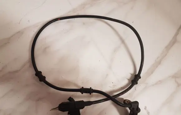 Mercedes-Benz ML W163 ABS brake wheel speed sensor A1635421918