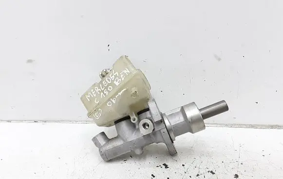 Mercedes-Benz C W203 Master brake cylinder A2024300202