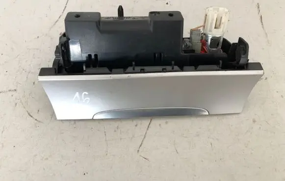 Volkswagen PASSAT B6 Car ashtray 3C0857961G 3C0863284 318220100