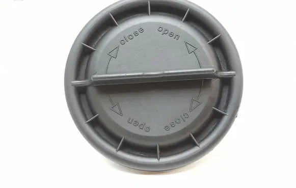 Volkswagen PASSAT B8 Headlight/headlamp dust cover C1283T1